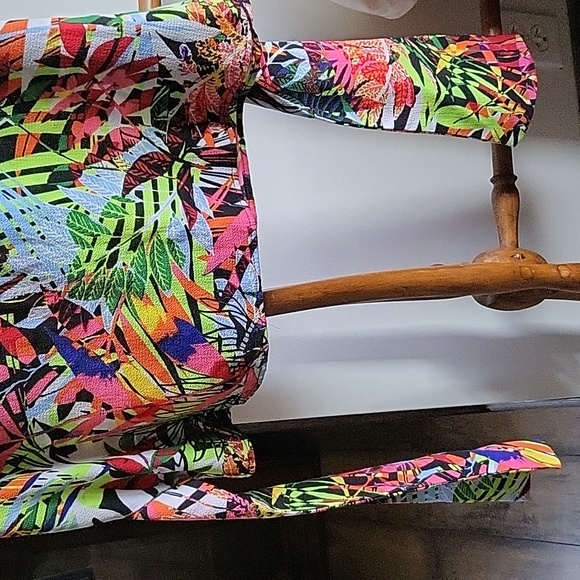 Bright colors for this top fom Mandy evans Size M/L - Picture 5 of 5